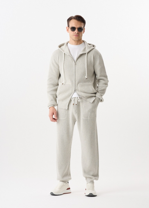 Костюм спортивный